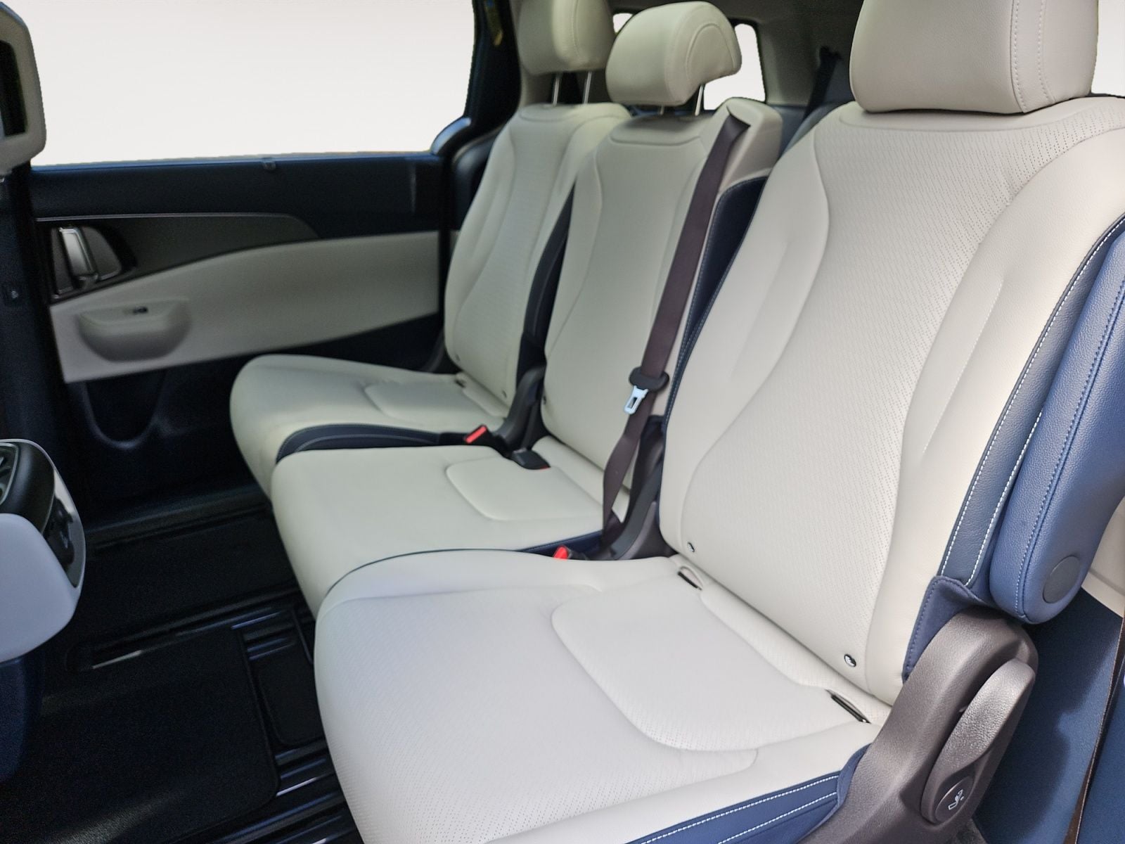 New 2026 Kia Carnival SX Prestige - photo - 12