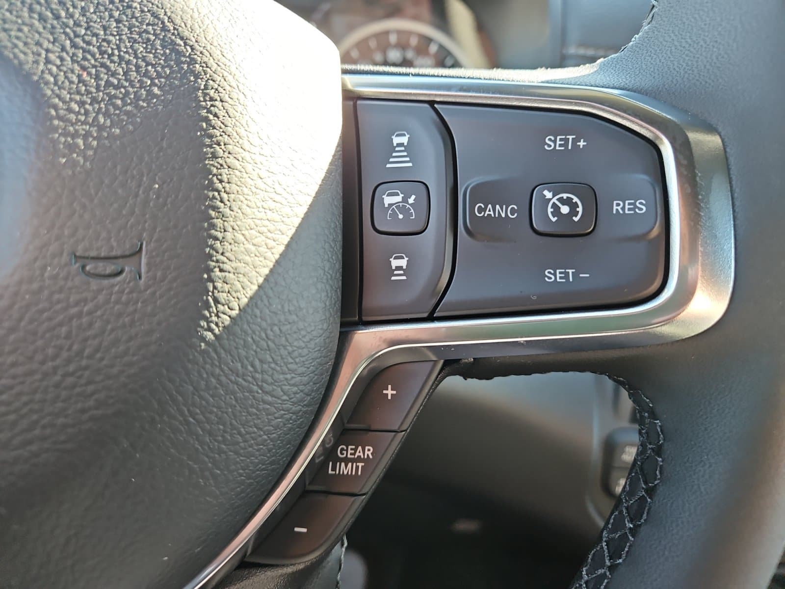 New 2026 Ram 1500 Laramie - photo - 25