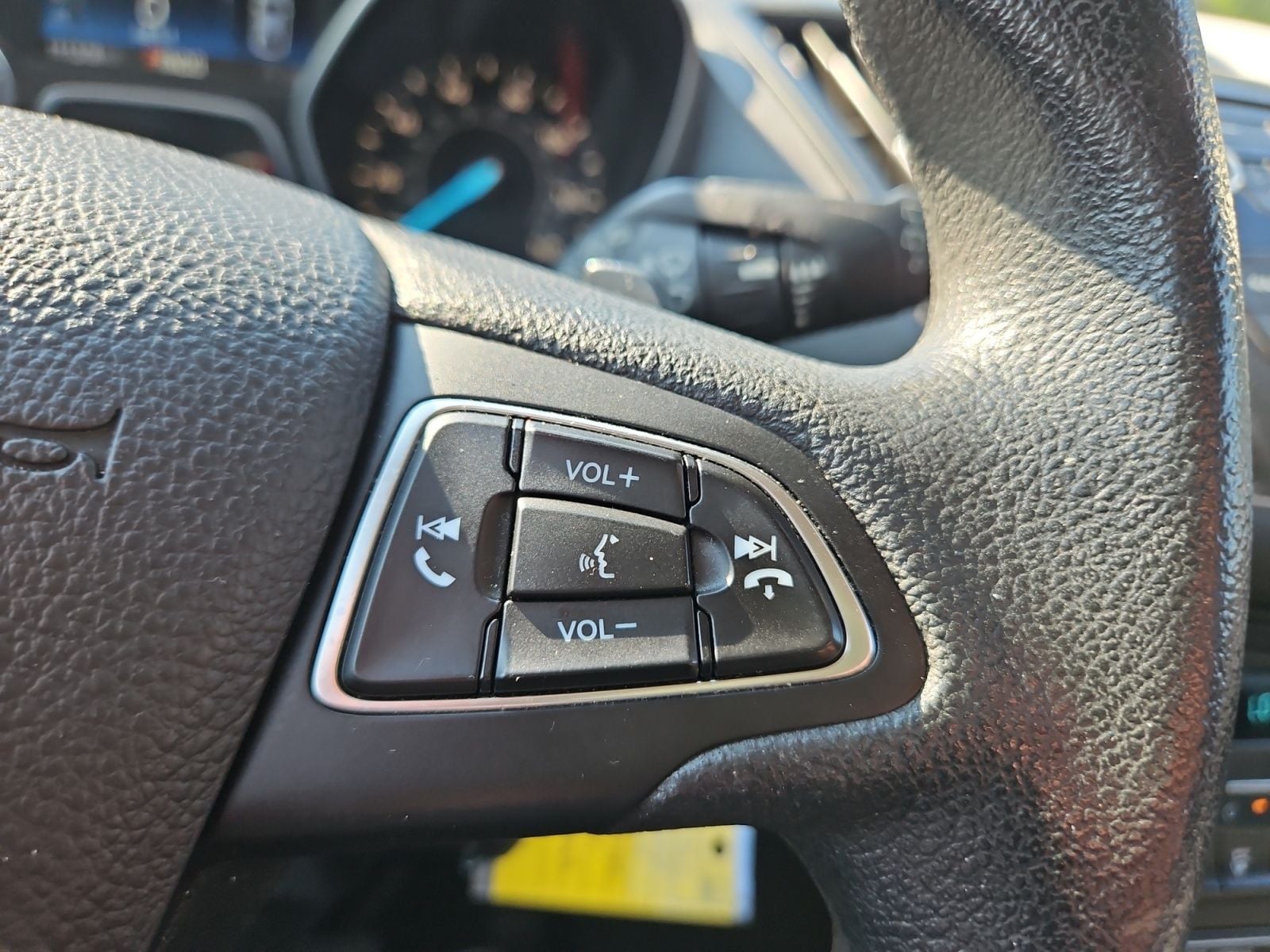 Pre-Owned 2017 Ford Escape SE - photo - 24