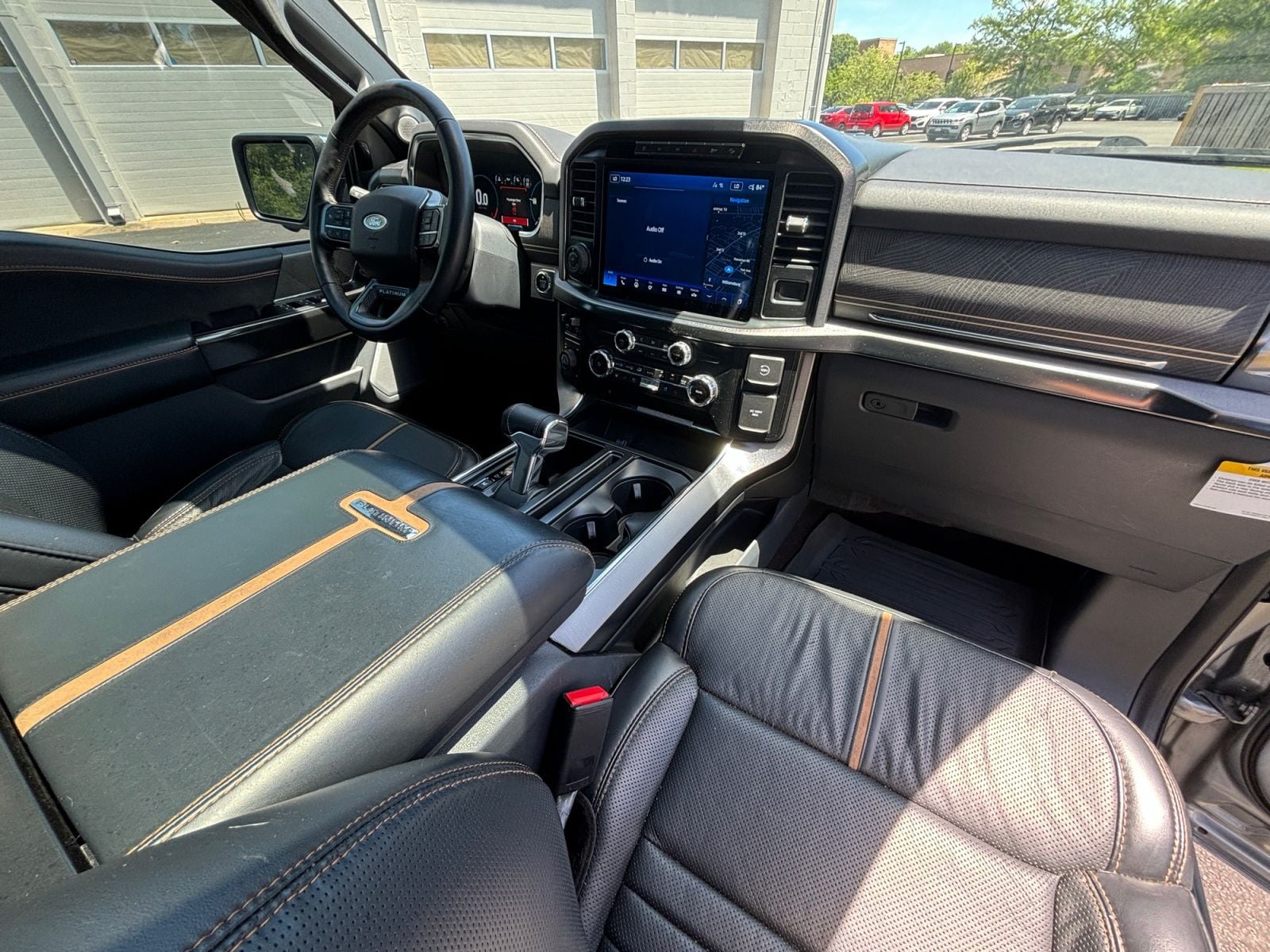 Pre-Owned 2022 Ford F-150 Platinum - photo - 16