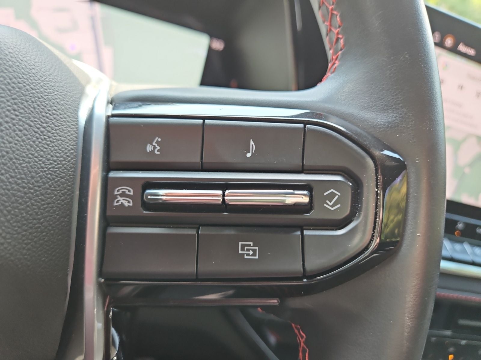 Pre-Owned 2025 Chevrolet Colorado Z71 - photo - 25