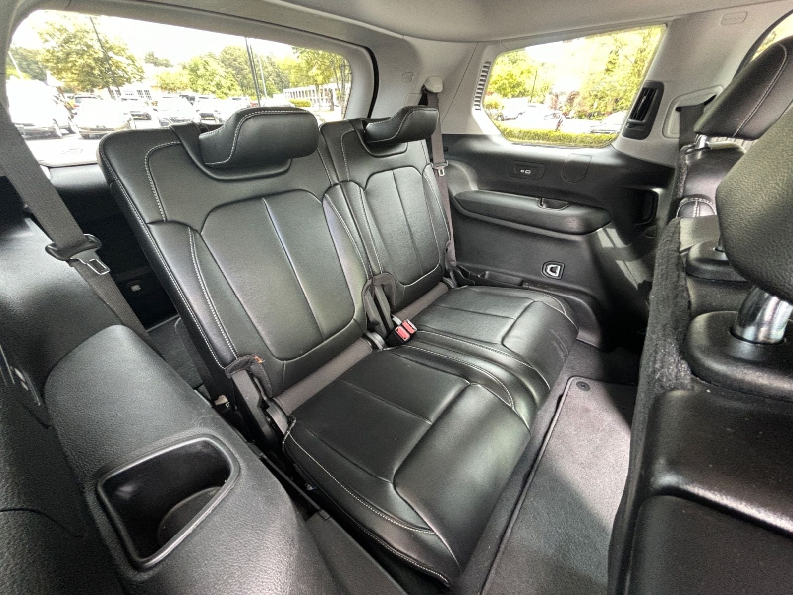 Pre-Owned 2022 Jeep Grand Cherokee L Limited - photo - 17