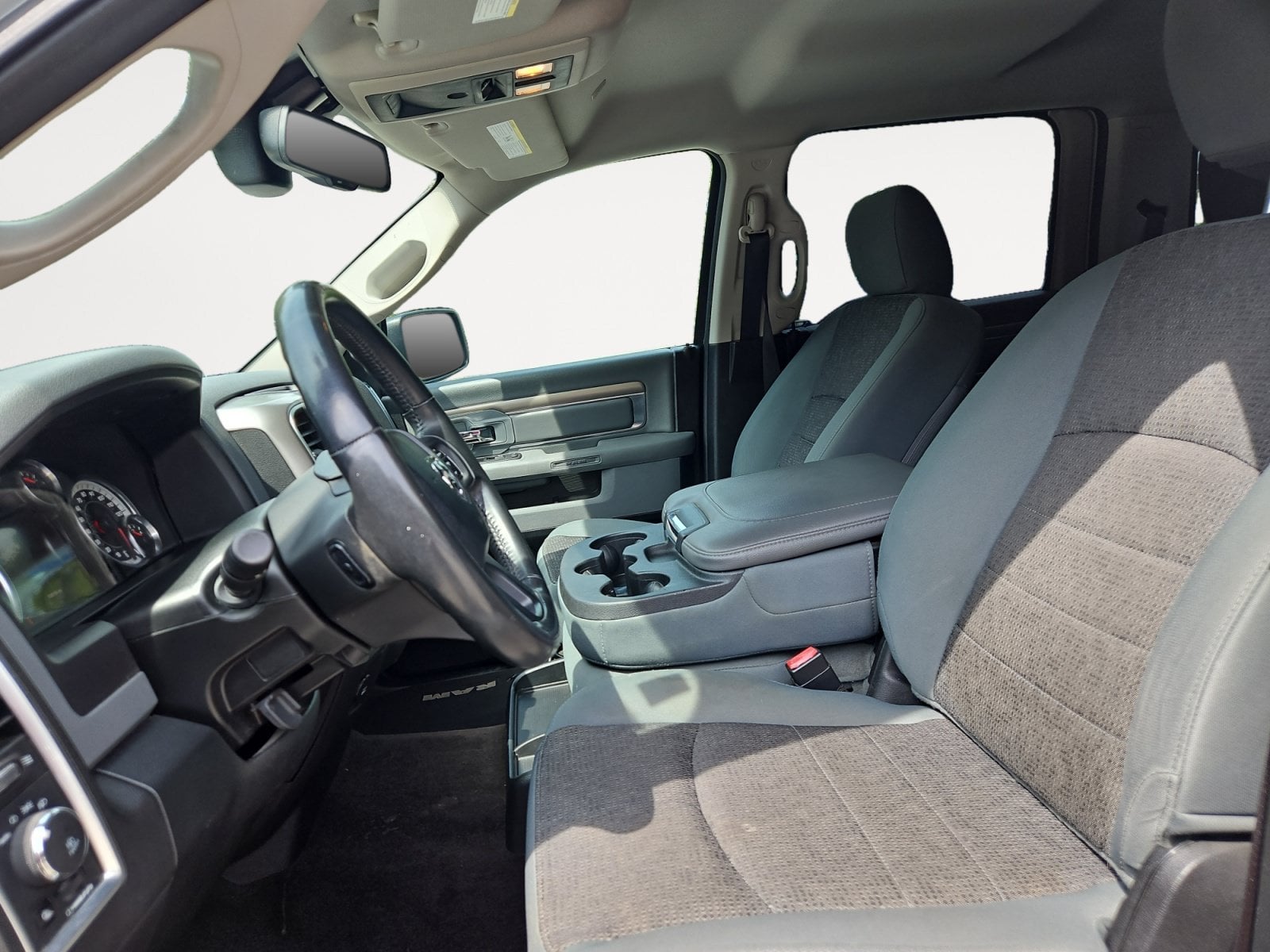 Pre-Owned 2017 Ram 1500 Big Horn - photo - 8