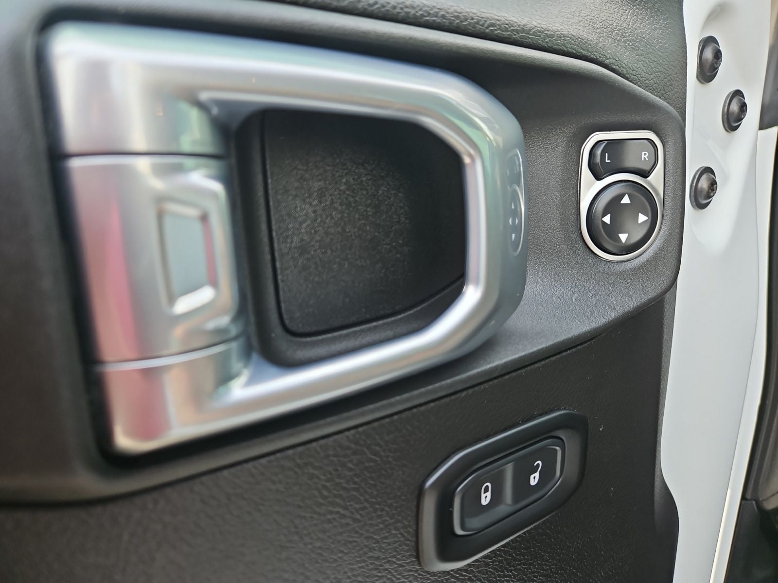 Pre-Owned 2024 Jeep Gladiator Mojave - photo - 21