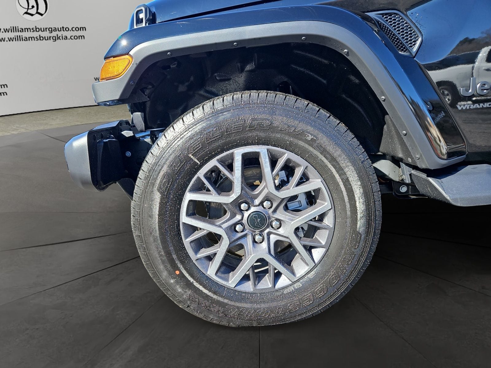 New 2025 Jeep Wrangler Sahara - photo - 13