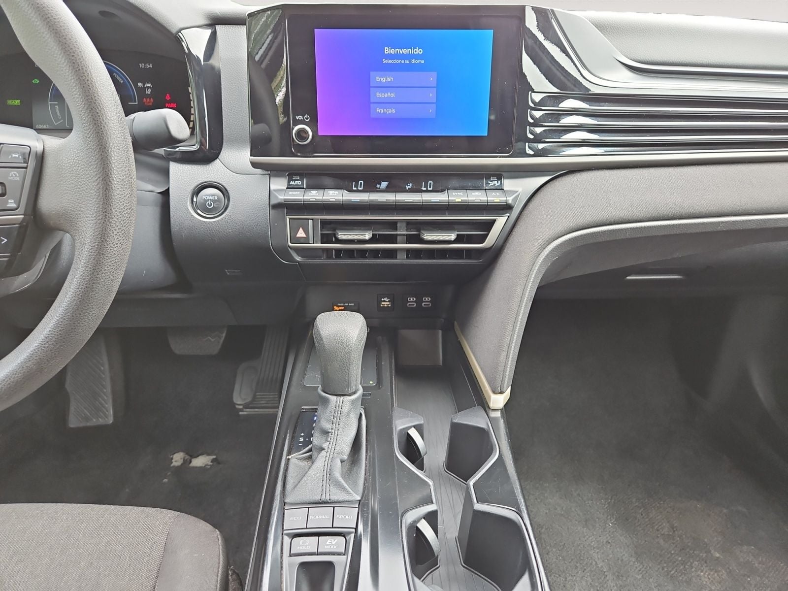 Pre-Owned 2025 Toyota Camry LE - photo - 10