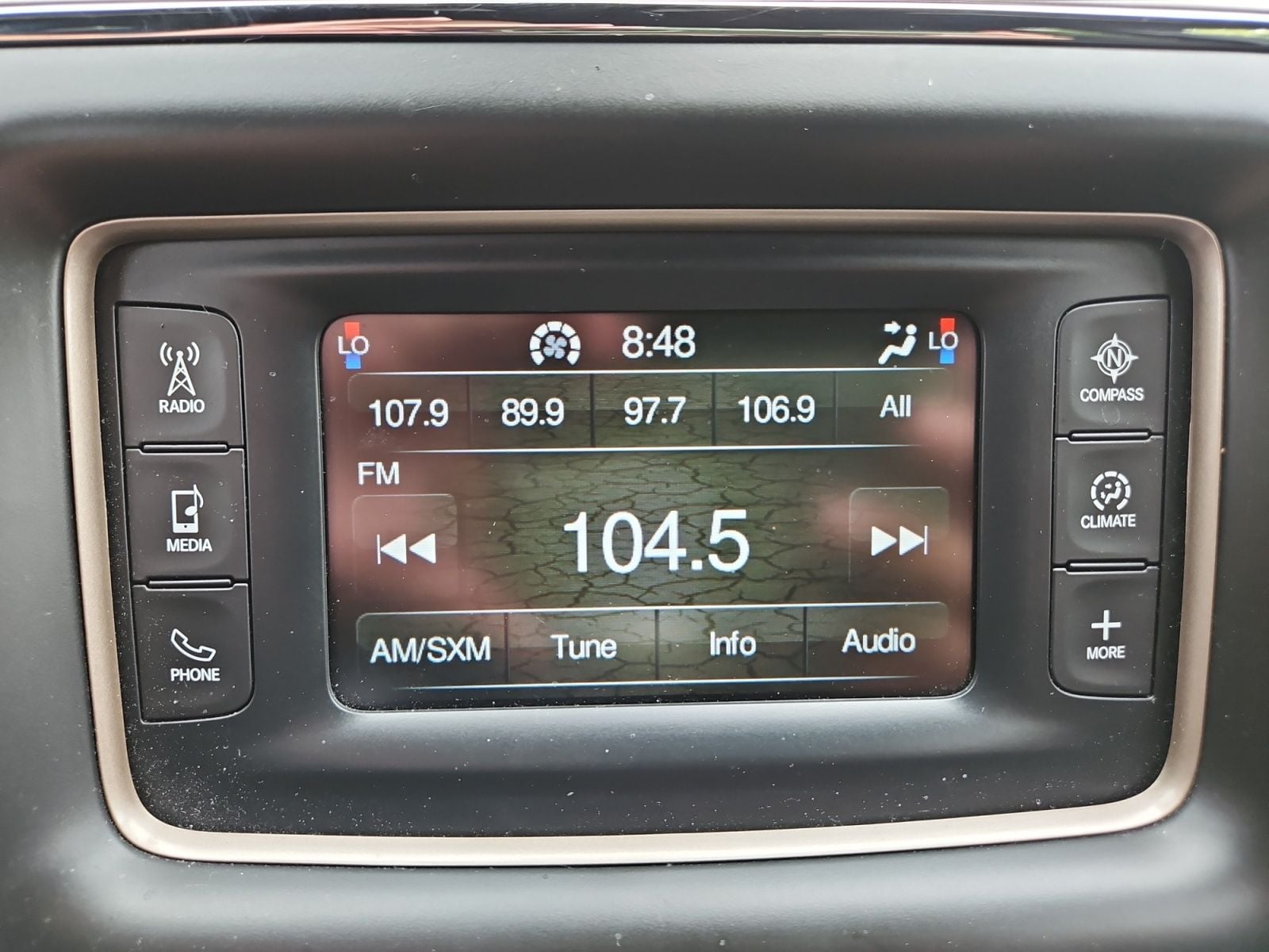 Pre-Owned 2015 Jeep Grand Cherokee Laredo - photo - 28
