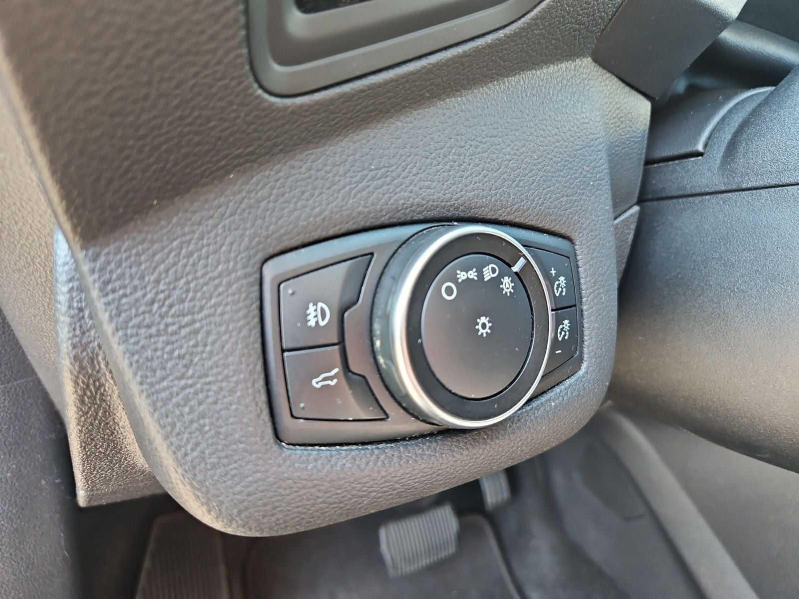 Pre-Owned 2017 Ford Escape SE - photo - 21