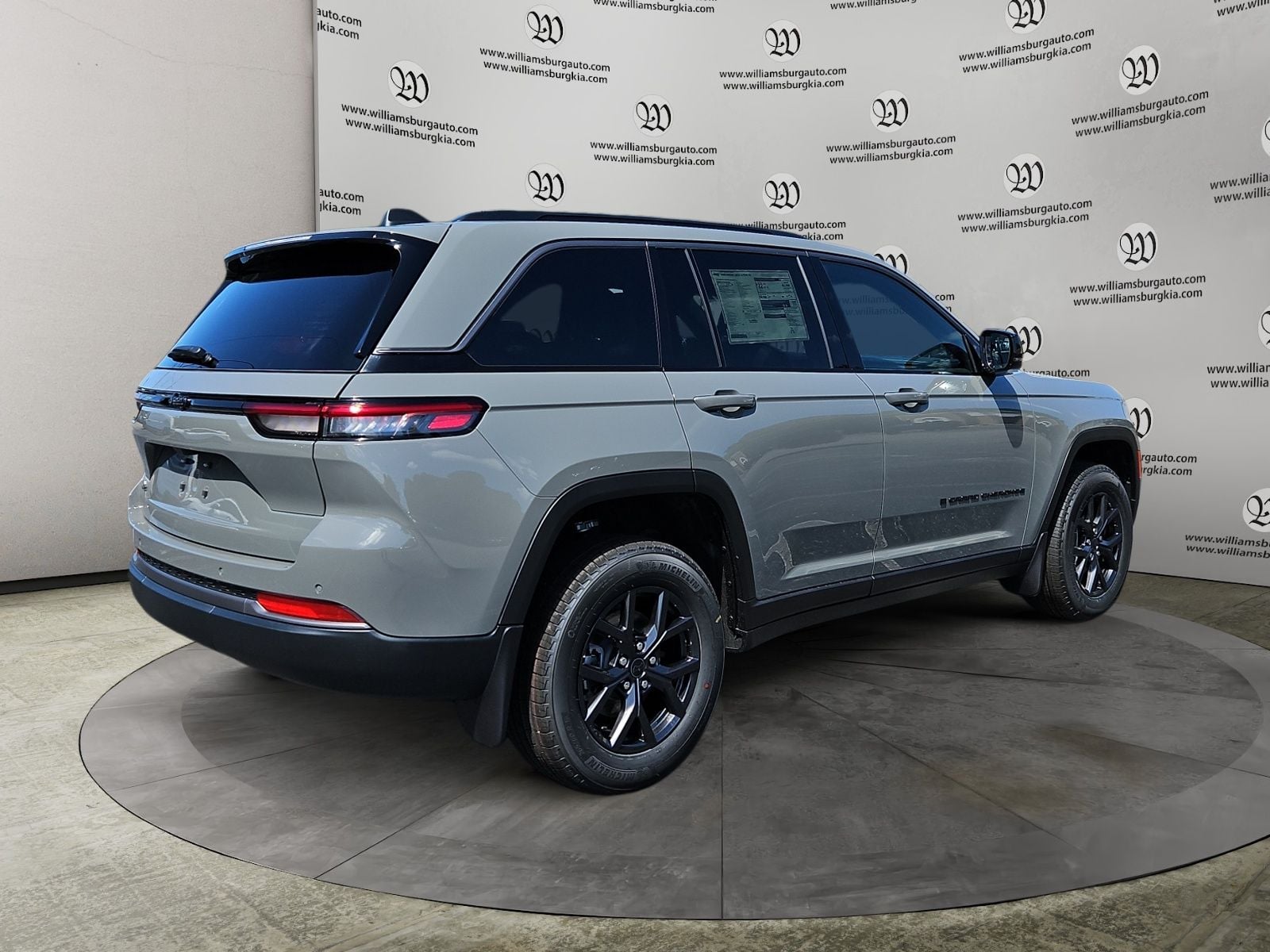 New 2027 Jeep Grand Cherokee Laredo Altitude - photo - 4