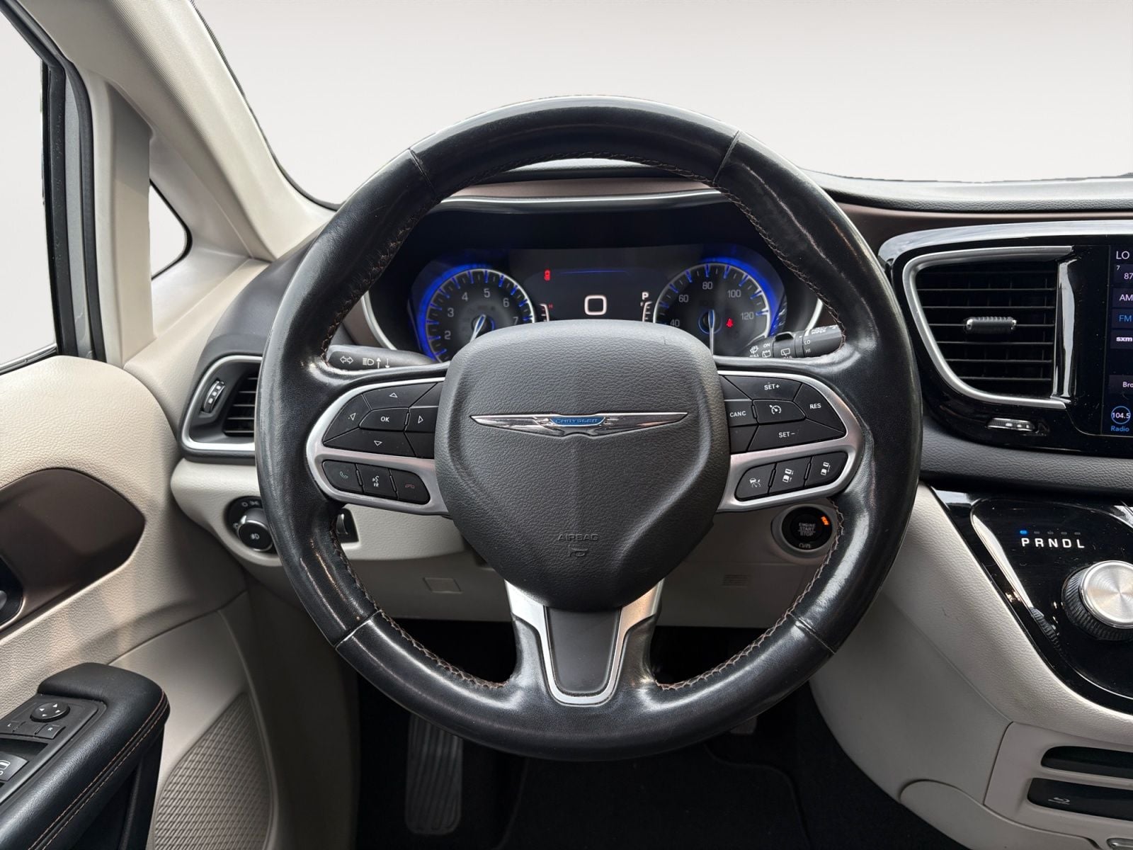 Pre-Owned 2019 Chrysler Pacifica Touring L Plus - photo - 11