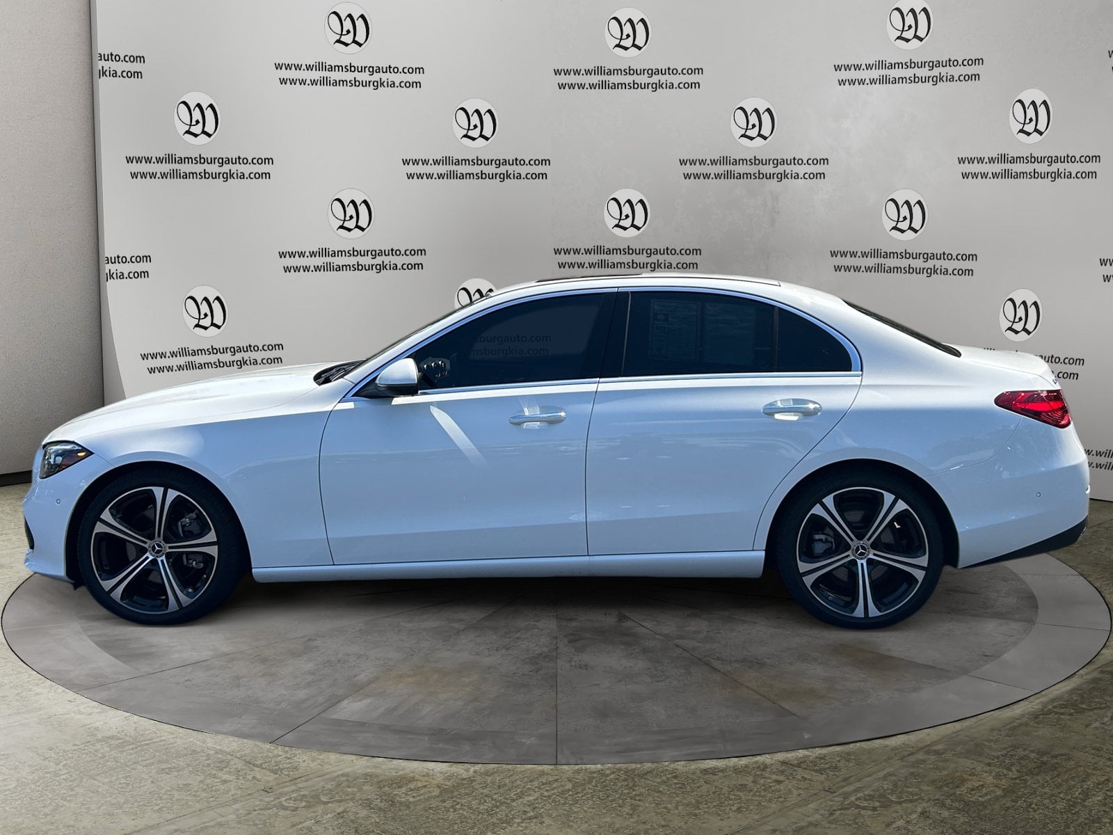 Pre-Owned 2024 Mercedes-Benz C-Class C 300 - photo - 1