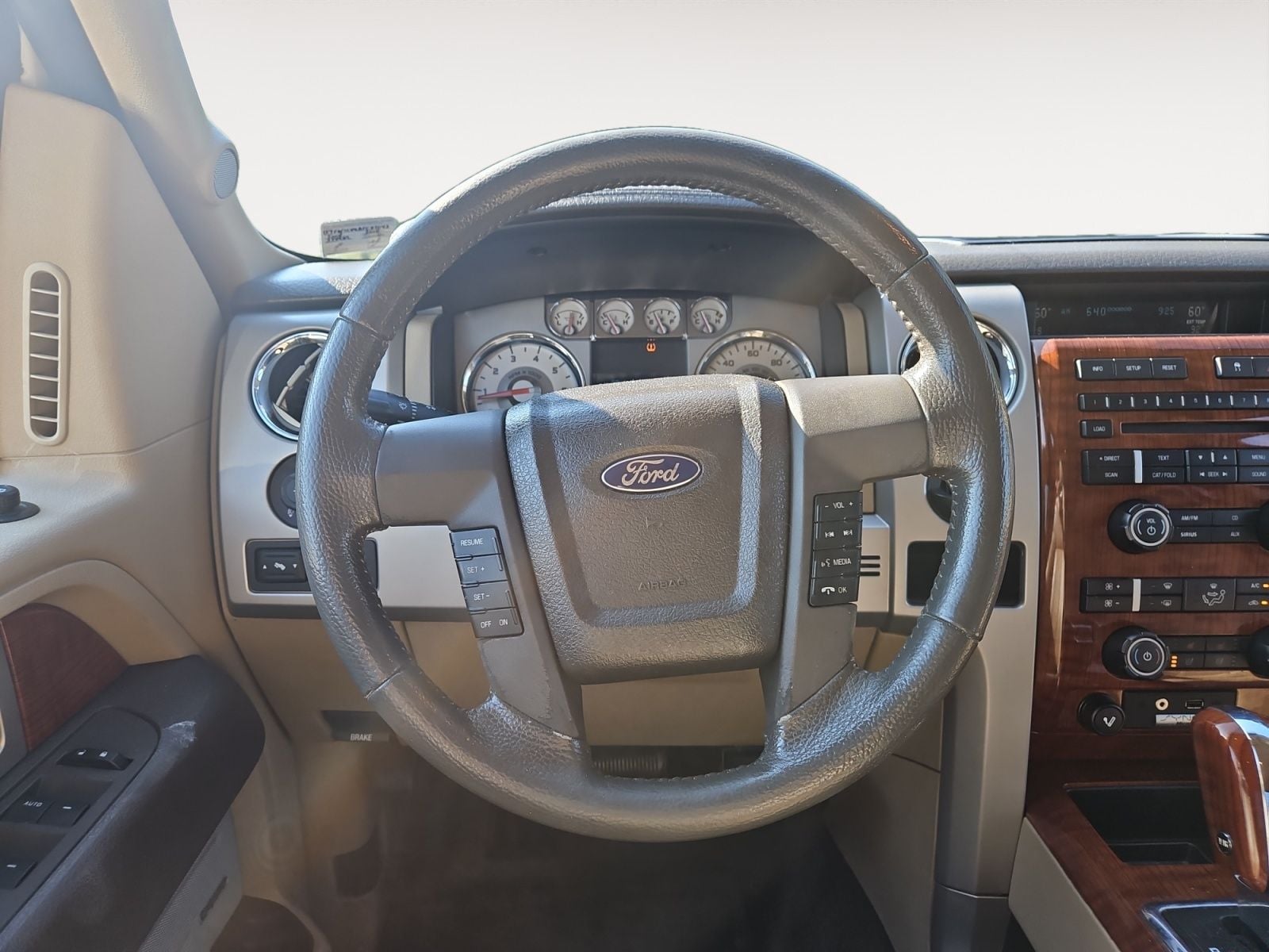 Pre-Owned 2010 Ford F-150 Lariat - photo - 11