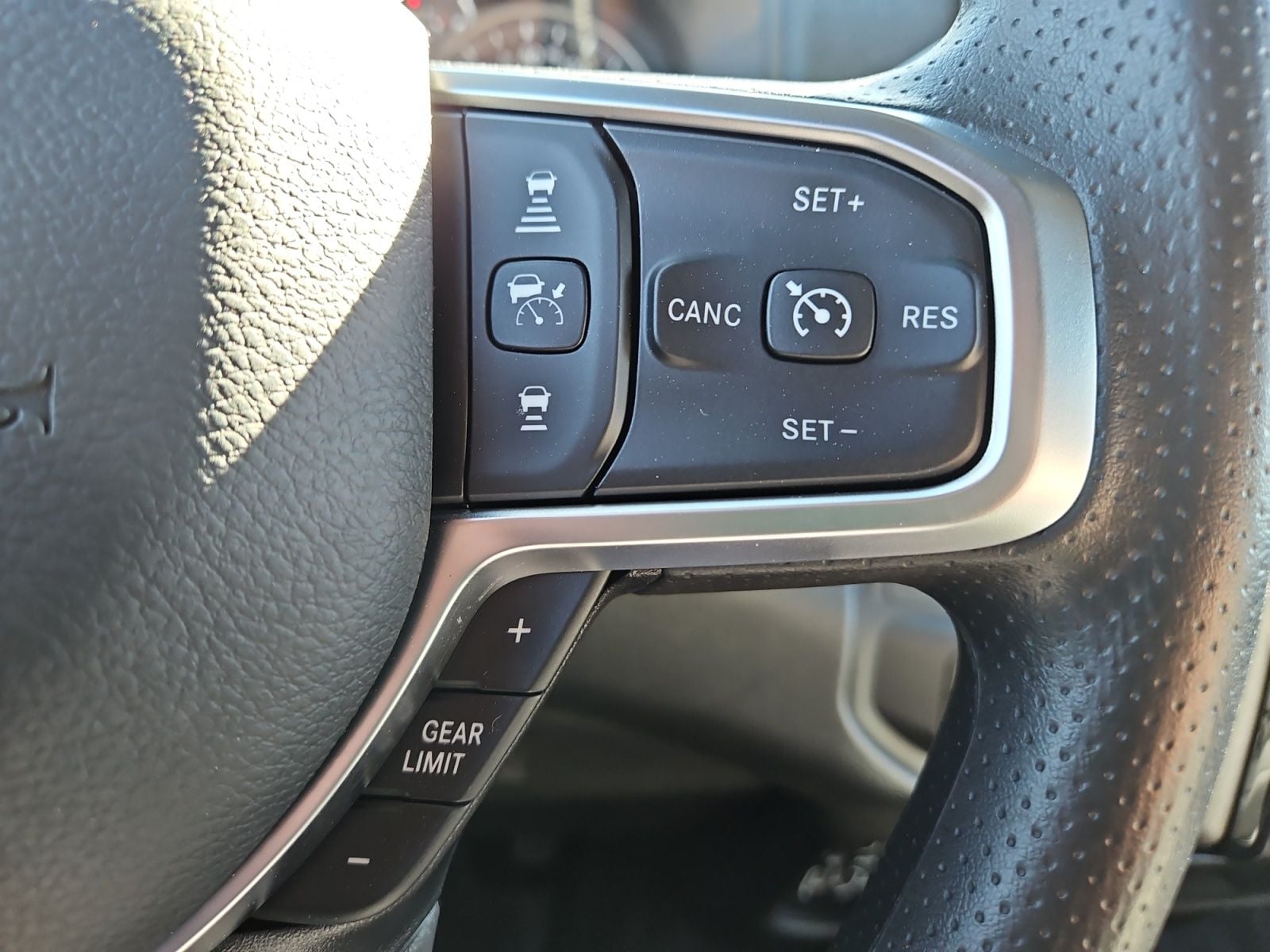 New 2026 Ram 2500 Tradesman - photo - 25