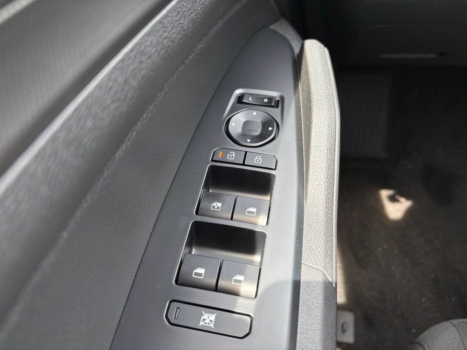 New 2026 Kia Sportage Hybrid LX - photo - 22