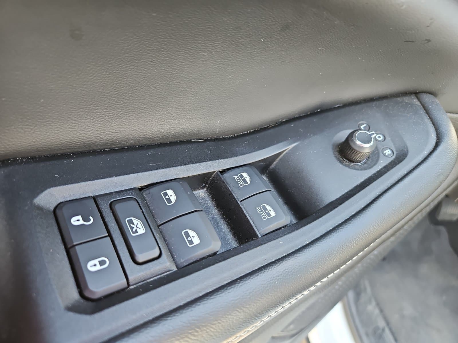 Pre-Owned 2024 Jeep Grand Cherokee Altitude - photo - 20