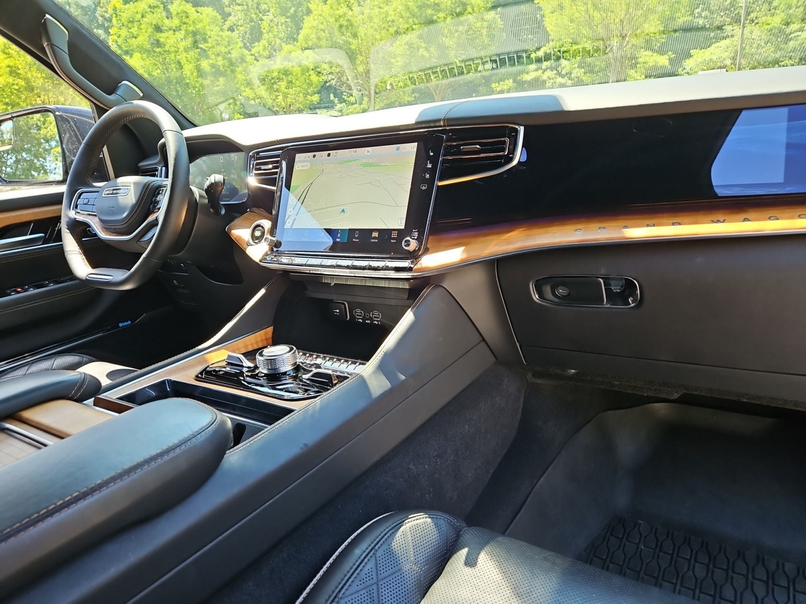 Pre-Owned 2024 Jeep Grand Wagoneer Series III - photo - 15
