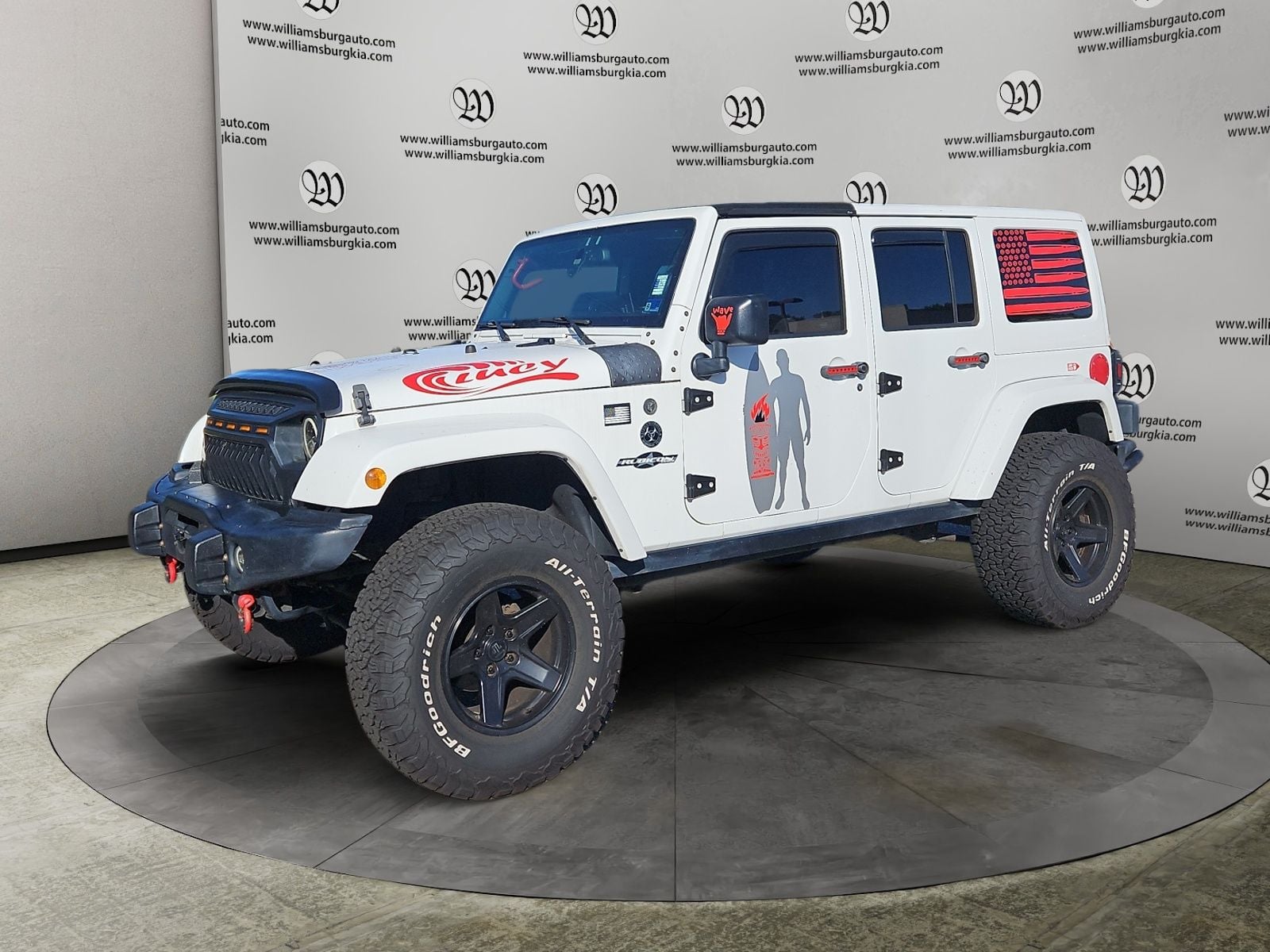 Pre-Owned 2016 Jeep Wrangler Unlimited Sahara - photo - 0