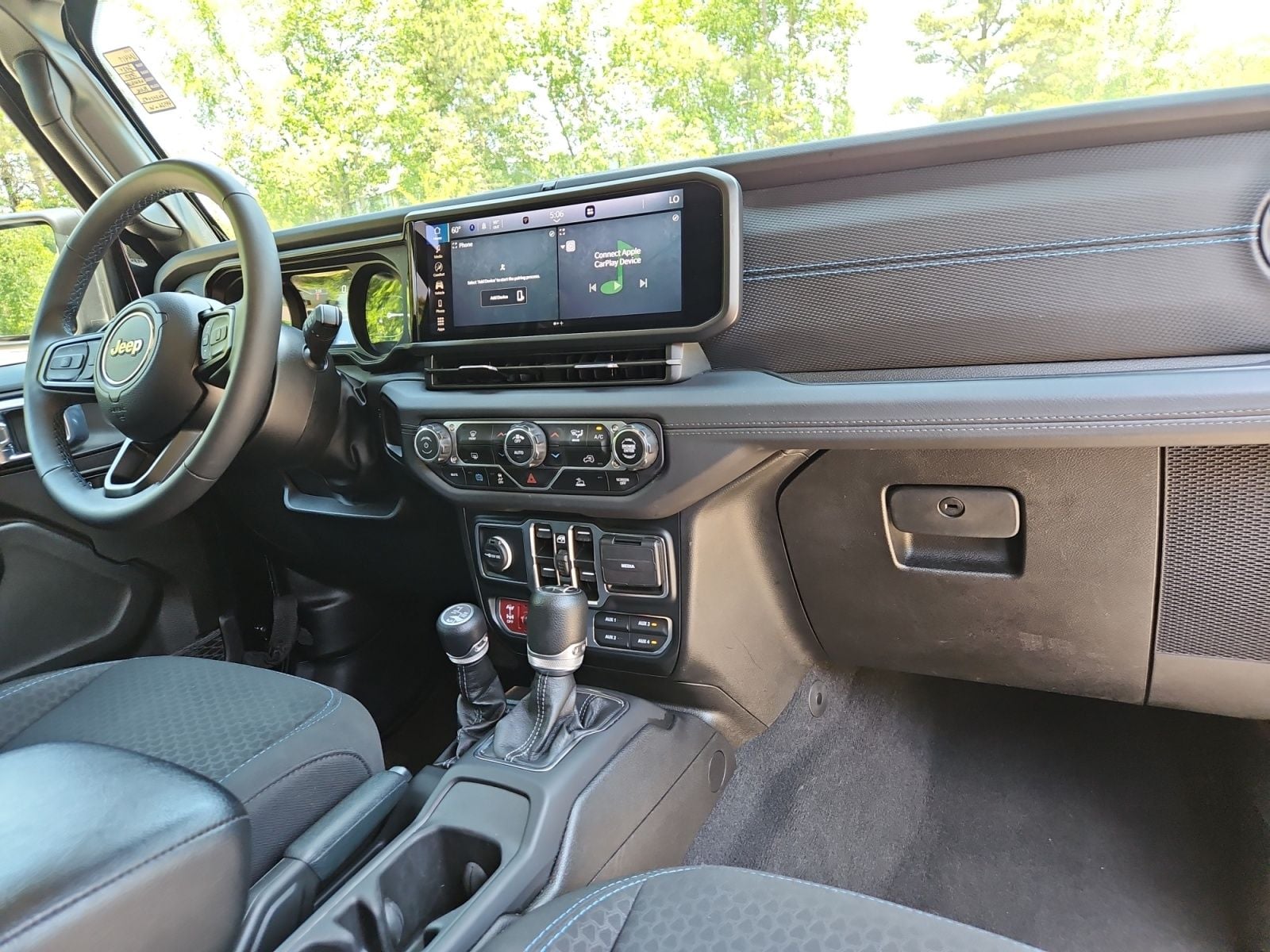 Pre-Owned 2024 Jeep Wrangler Rubicon 4xe - photo - 15