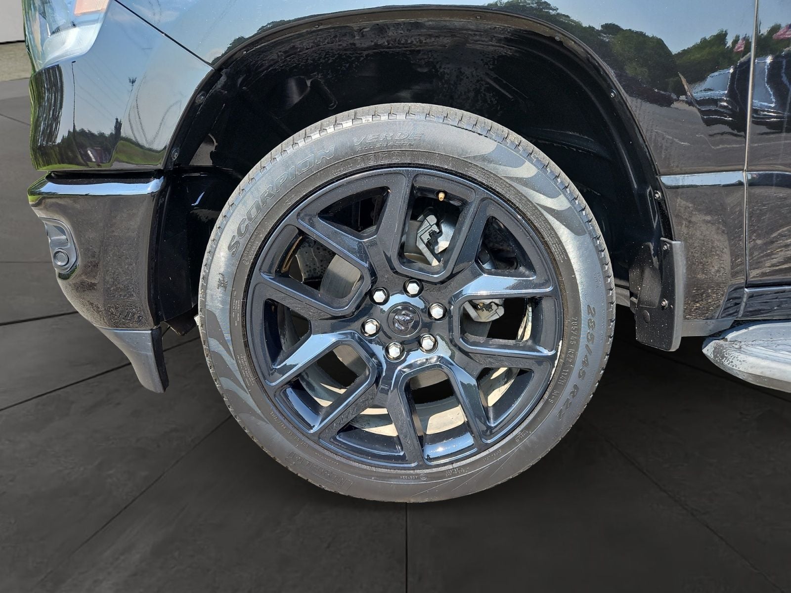 Pre-Owned 2024 Ram 1500 Laramie - photo - 13