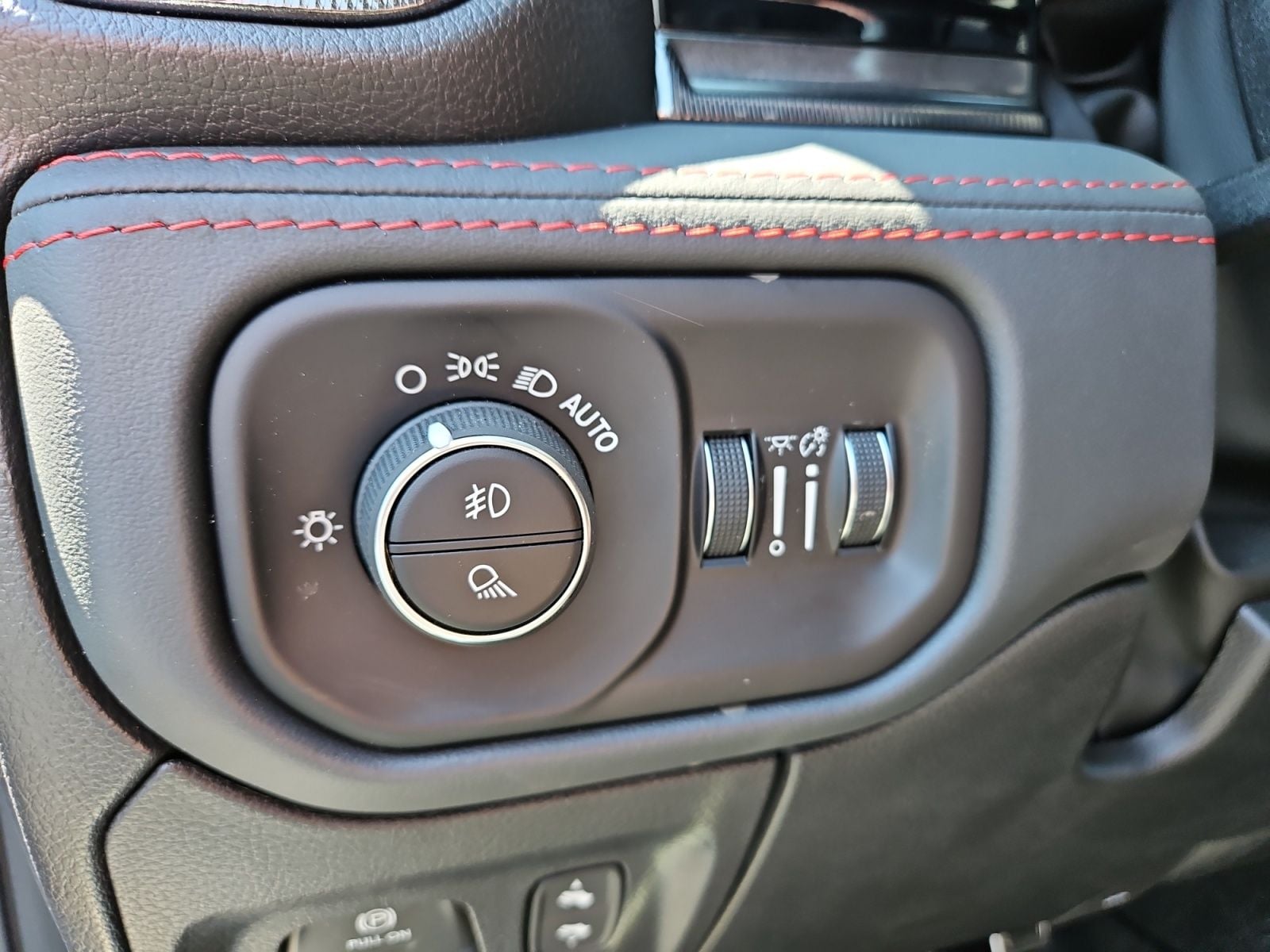 New 2026 Ram 1500 RHO - photo - 21