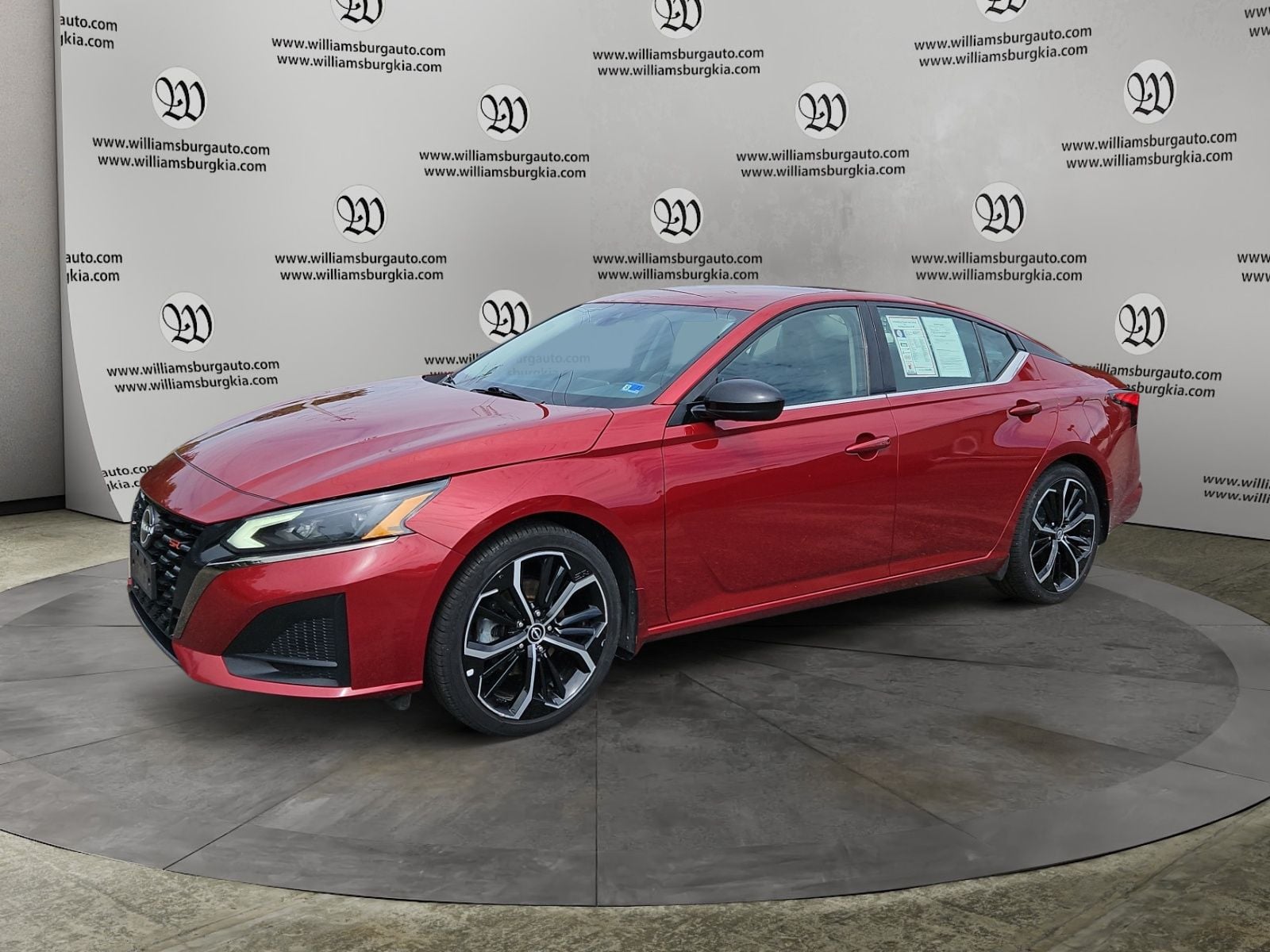 Pre-Owned 2024 Nissan Altima 2.5 SR - photo - 0