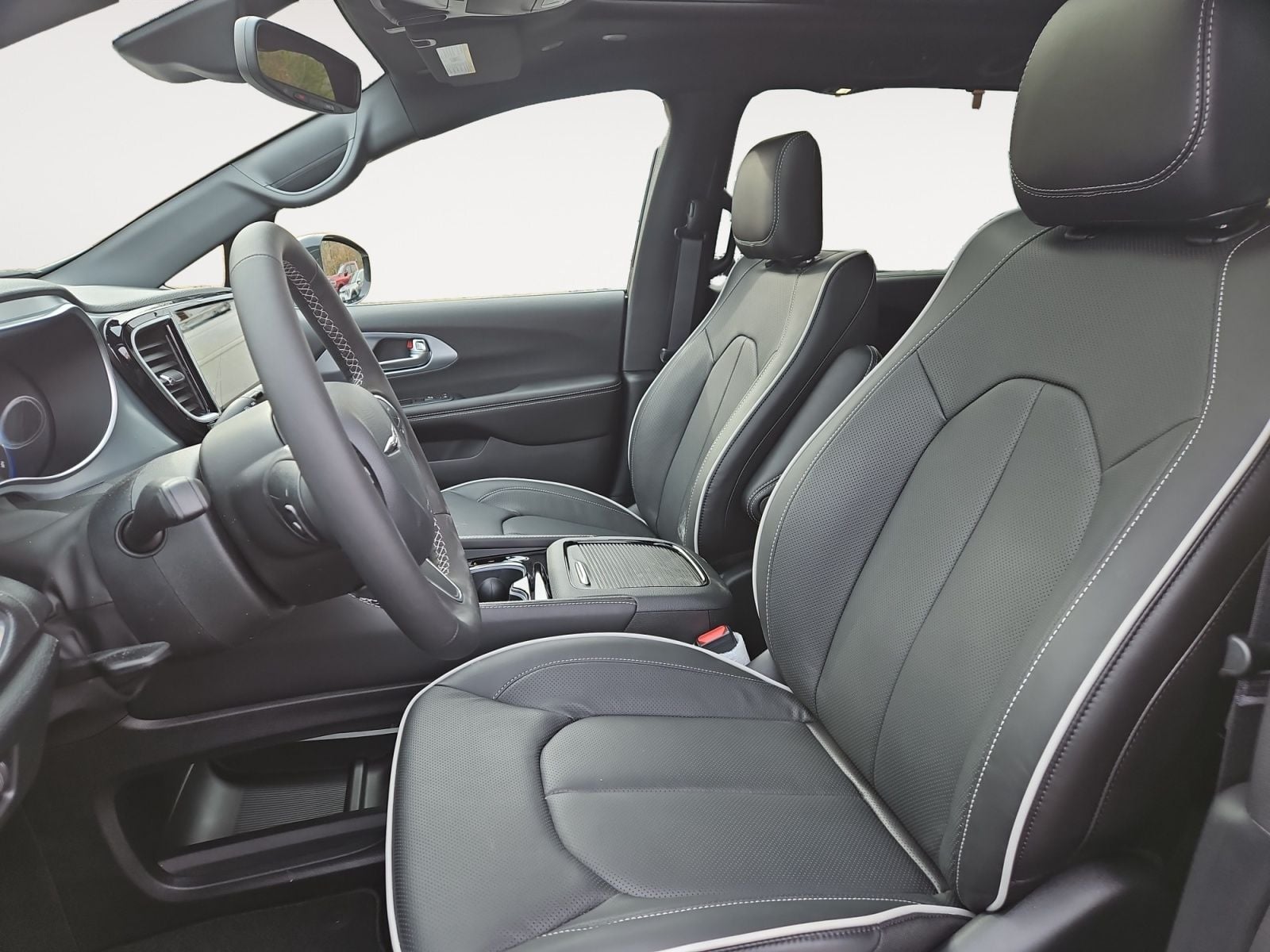 New 2026 Chrysler Pacifica Limited - photo - 8