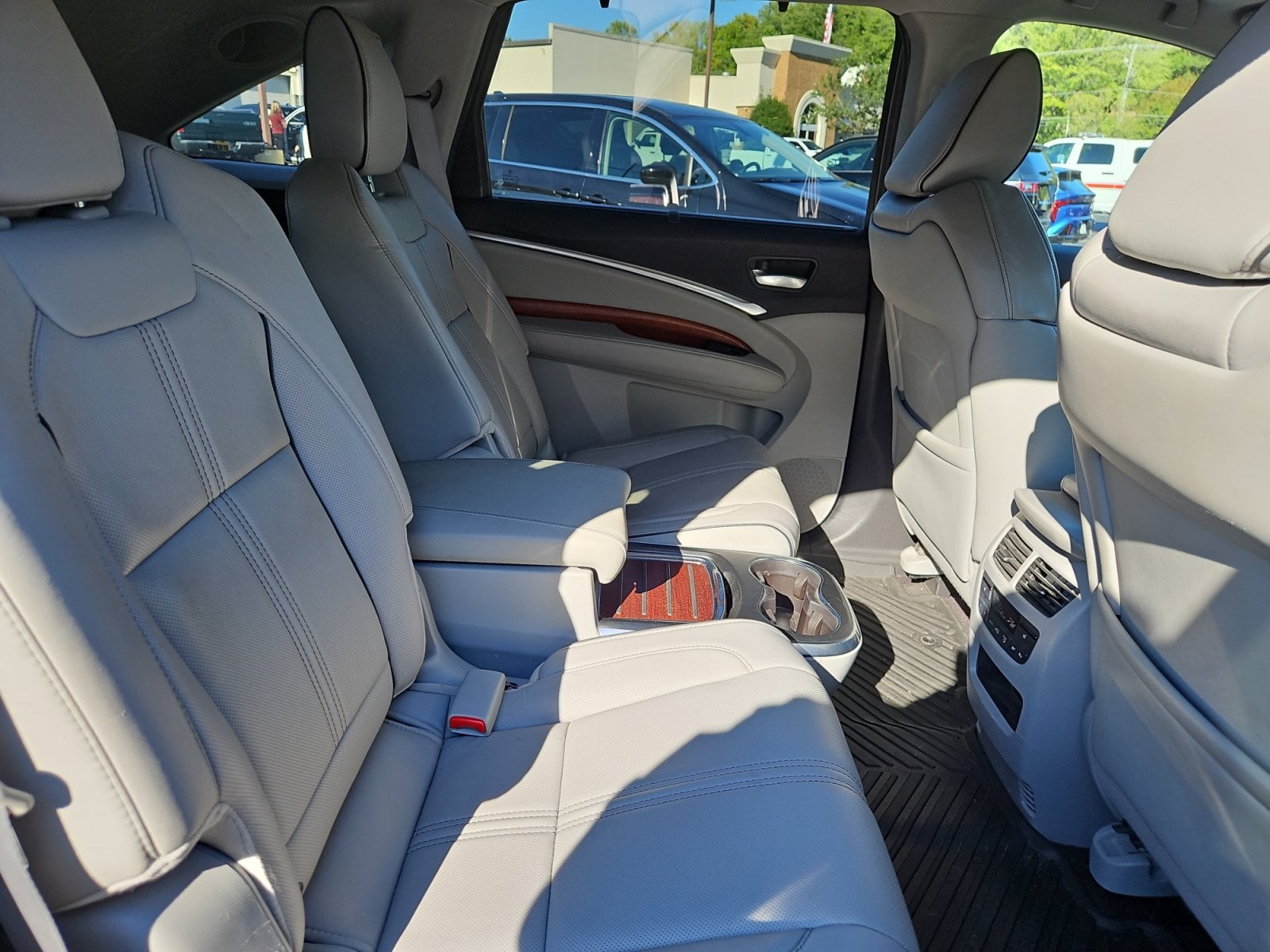 Pre-Owned 2017 Acura MDX Sport Hybrid 3.0L - photo - 16