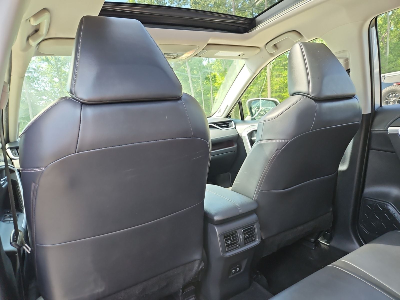 Pre-Owned 2019 Toyota RAV4 Limited - photo - 19