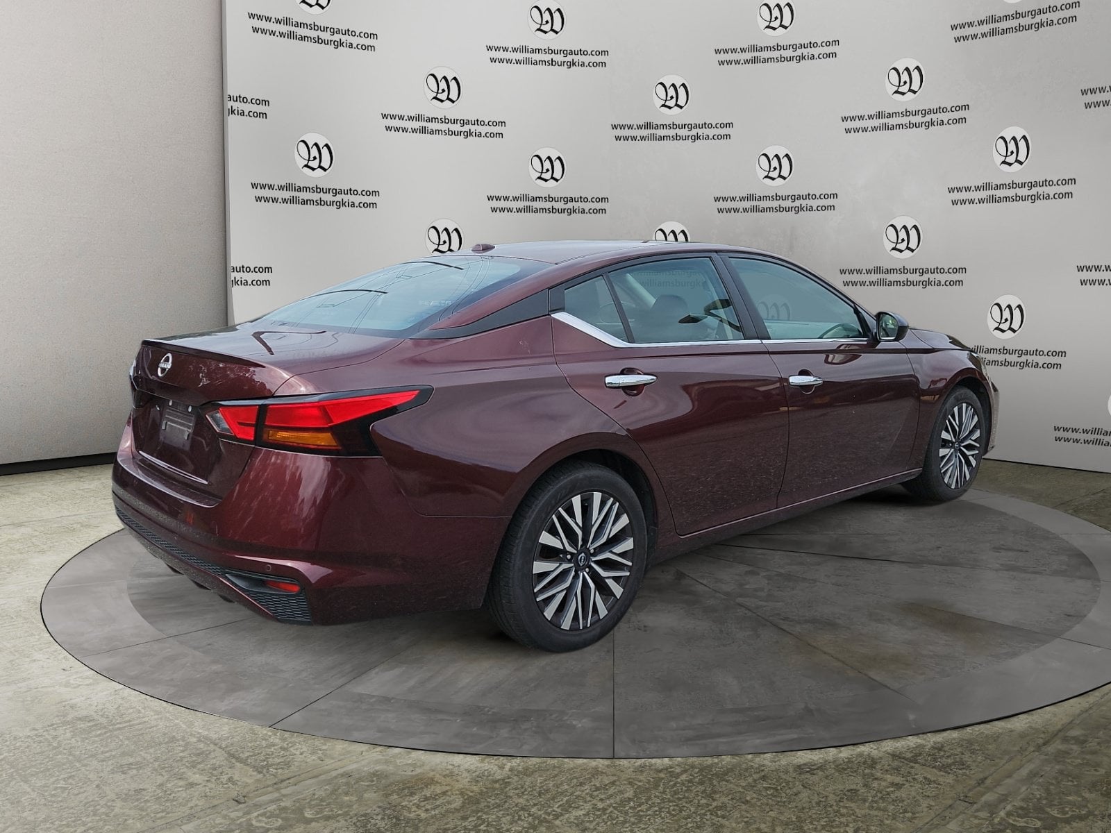 Pre-Owned 2025 Nissan Altima 2.5 SV - photo - 4