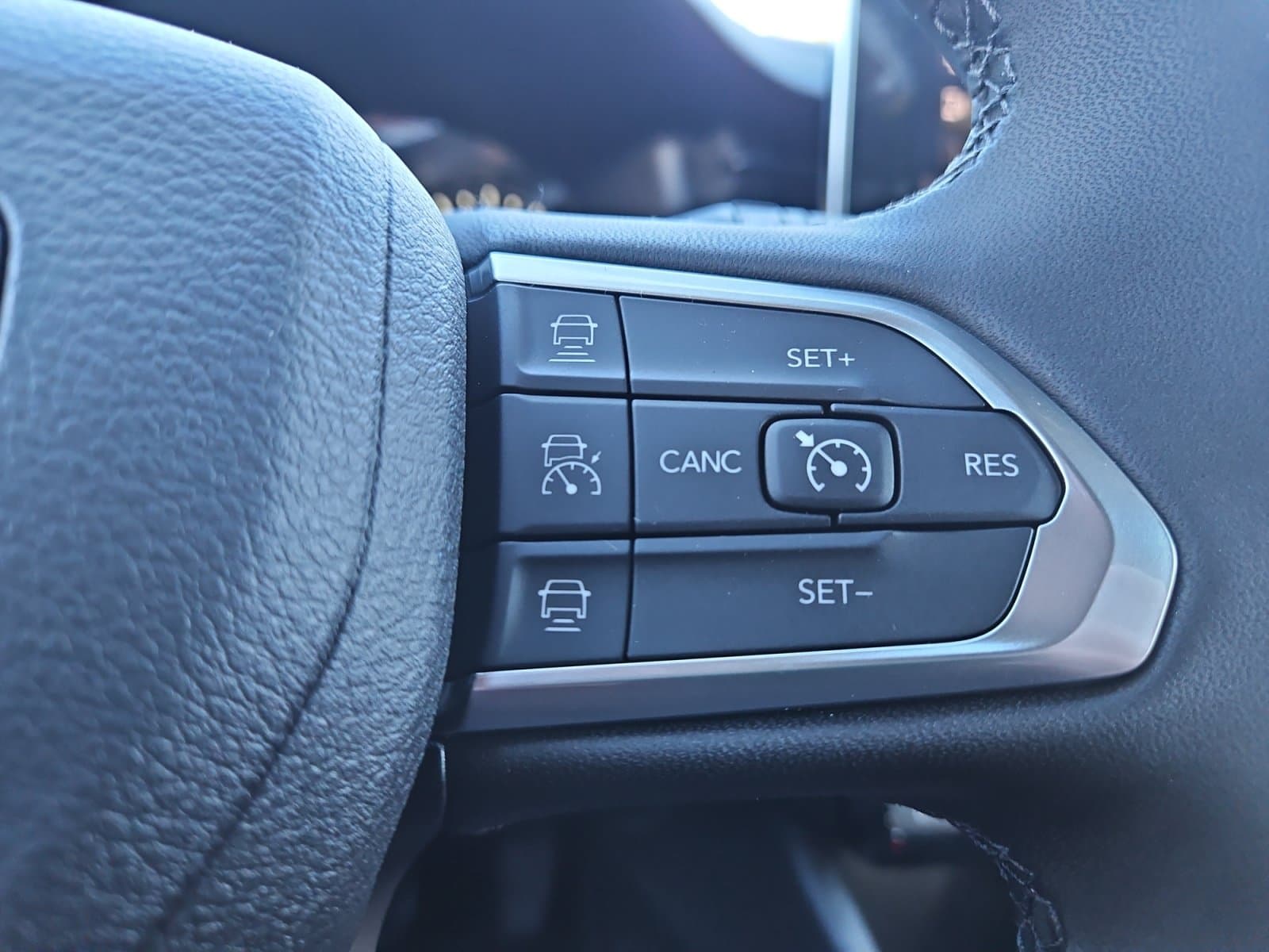 New 2026 Jeep Compass Limited - photo - 25