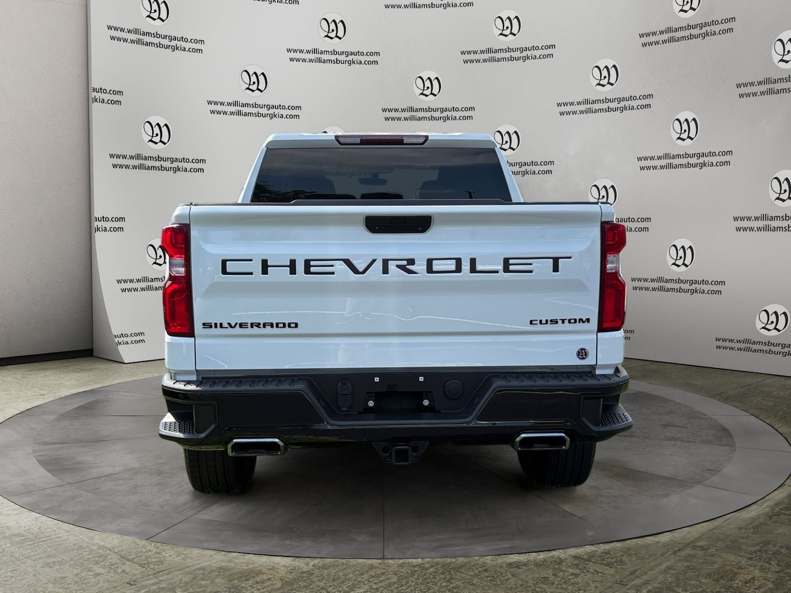 Pre-Owned 2021 Chevrolet Silverado 1500 Custom Trail Boss - photo - 3