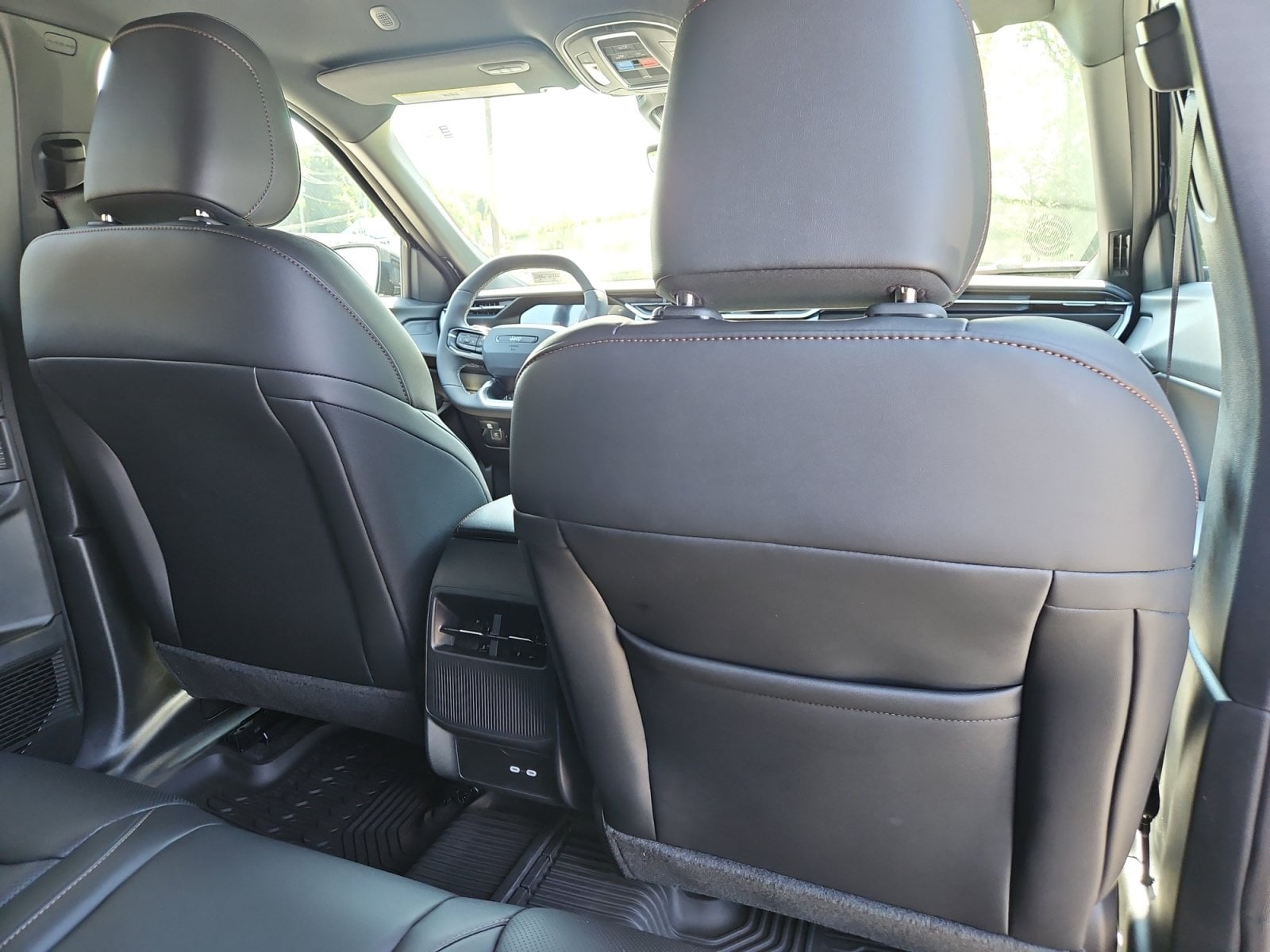 New 2026 Jeep Cherokee Limited - photo - 17