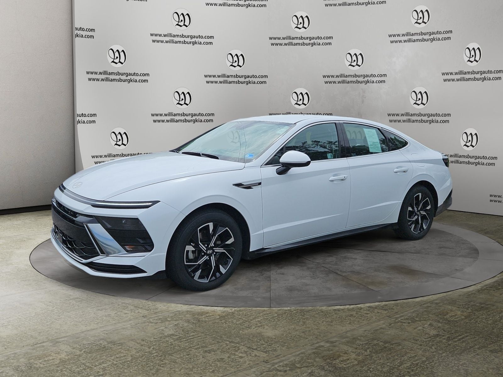 Pre-Owned 2025 Hyundai Sonata SEL - photo - 0