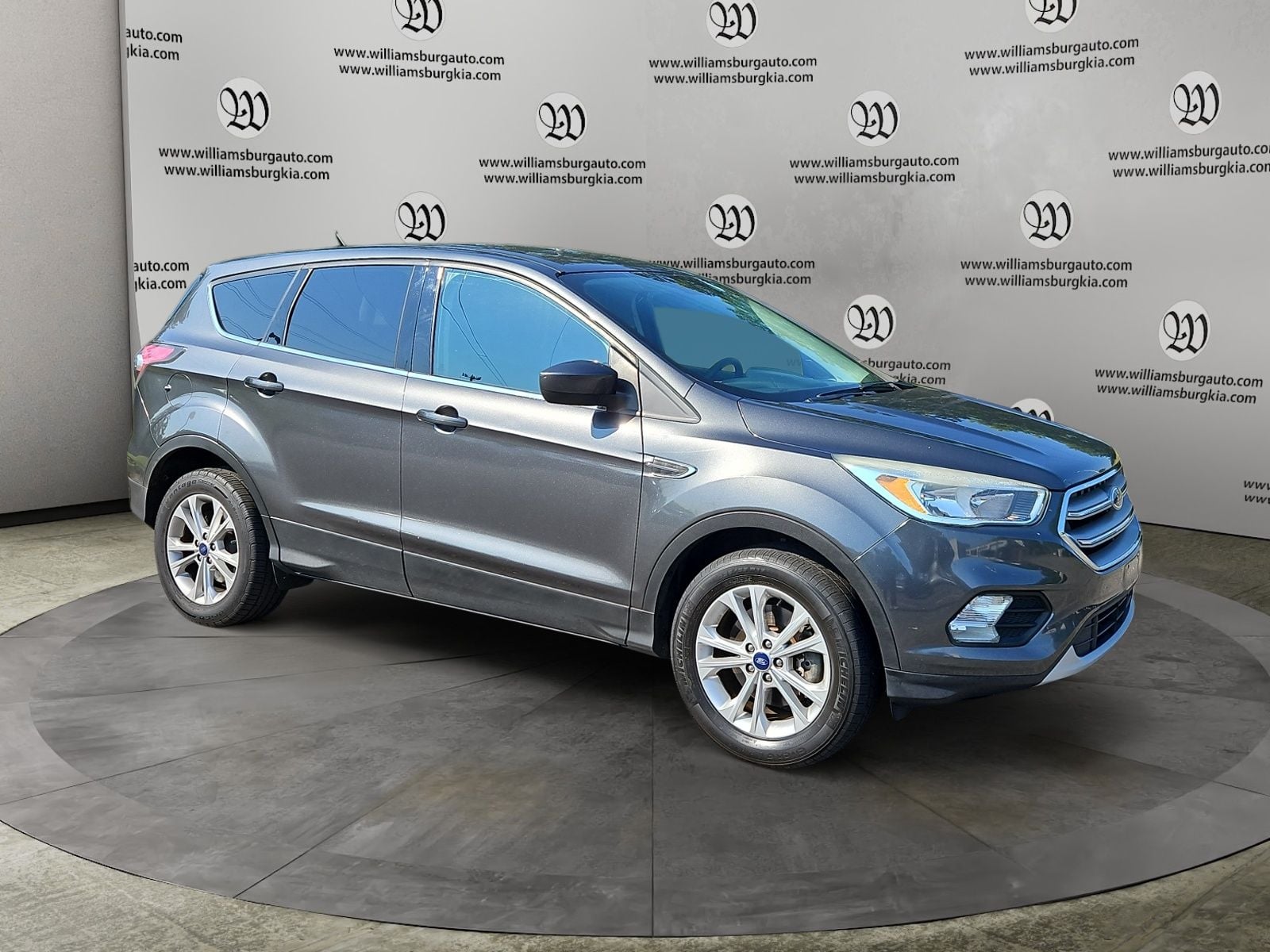 Pre-Owned 2017 Ford Escape SE - photo - 6