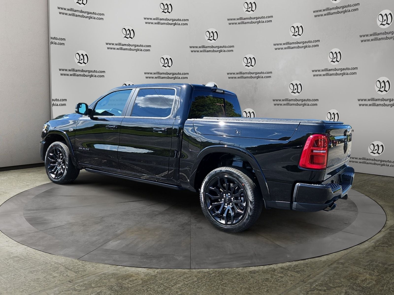 New 2027 Ram 1500 Limited - photo - 2
