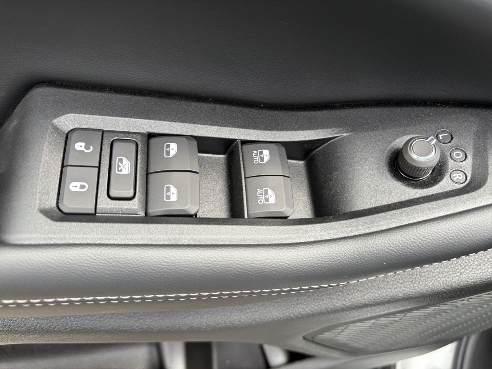New 2026 Jeep Grand Cherokee L Altitude - photo - 21