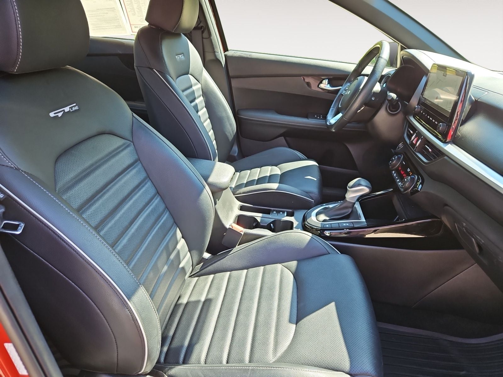 Pre-Owned 2024 Kia Forte GT-Line - photo - 14