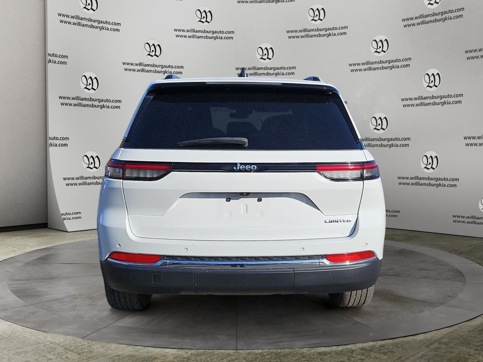 Pre-Owned 2023 Jeep Grand Cherokee Limited - photo - 3