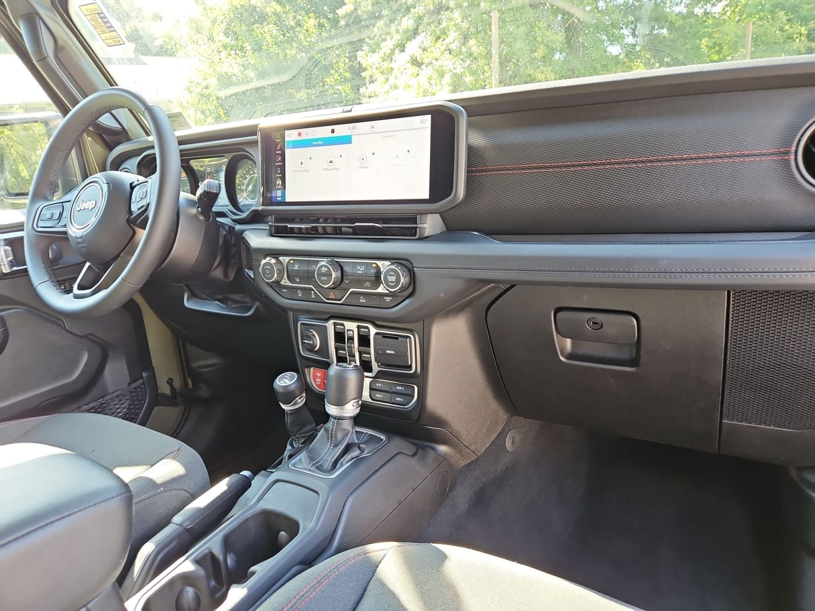 Pre-Owned 2026 Jeep Wrangler Rubicon - photo - 15