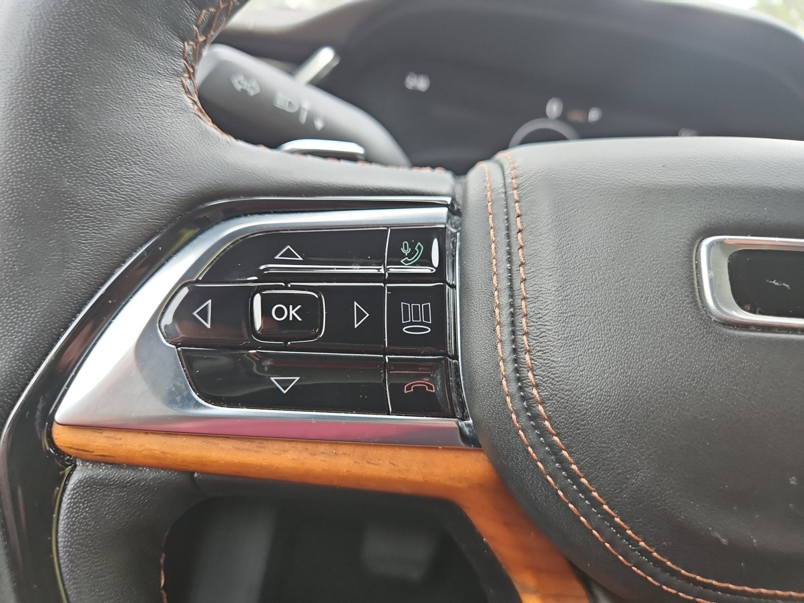 Pre-Owned 2022 Jeep Grand Cherokee L Summit - photo - 24