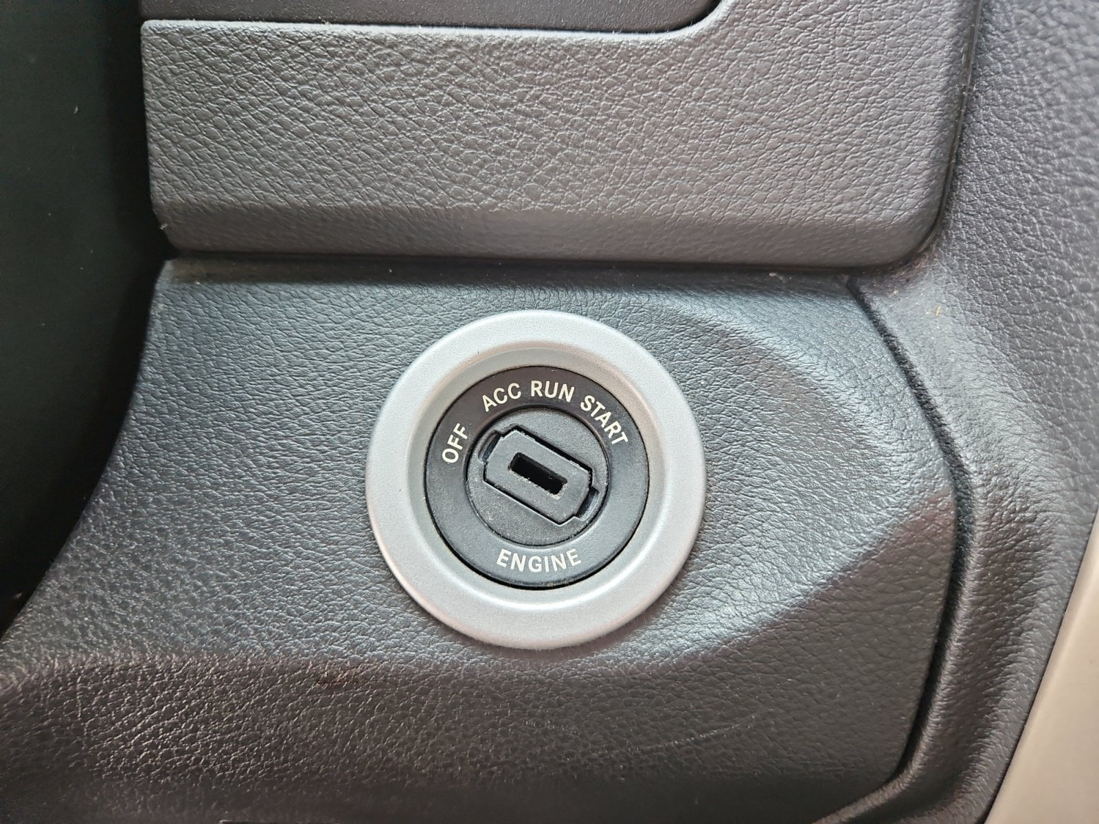 Pre-Owned 2017 Ram 1500 Big Horn - photo - 27