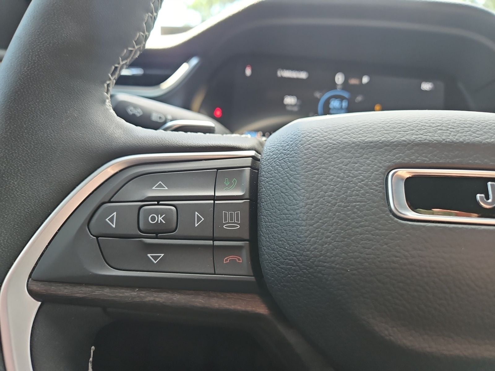 Pre-Owned 2025 Jeep Grand Cherokee Limited - photo - 23