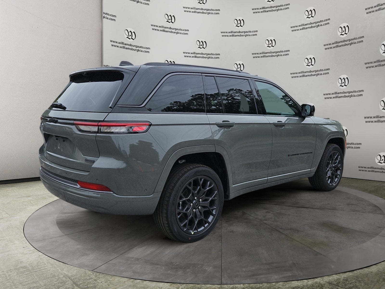 New 2027 Jeep Grand Cherokee Summit - photo - 4