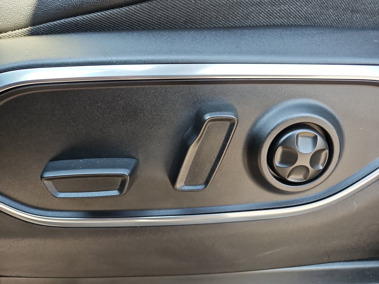 Pre-Owned 2024 Jeep Wagoneer L Series II - photo - 20