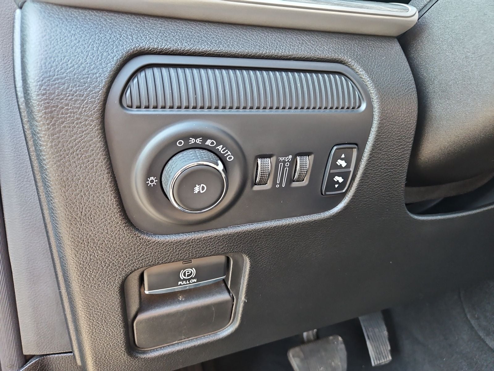 Pre-Owned 2024 Jeep Wagoneer L Series II - photo - 22