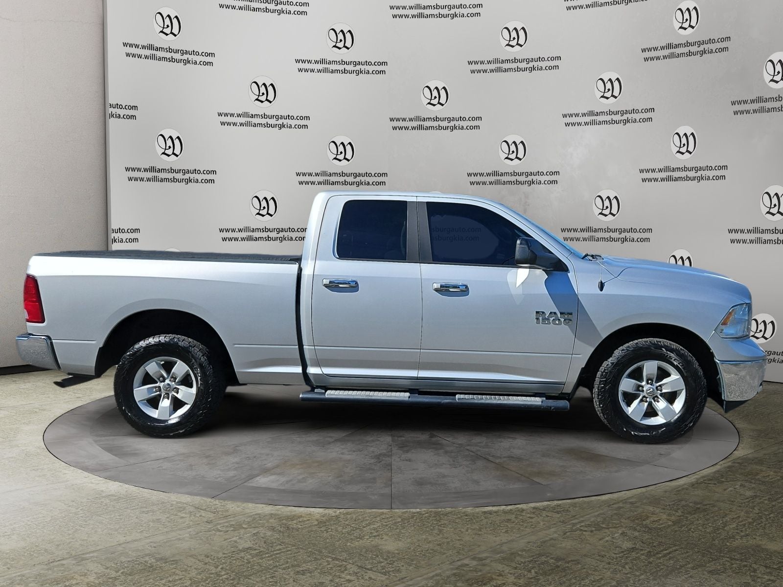 Pre-Owned 2017 Ram 1500 SLT - photo - 5