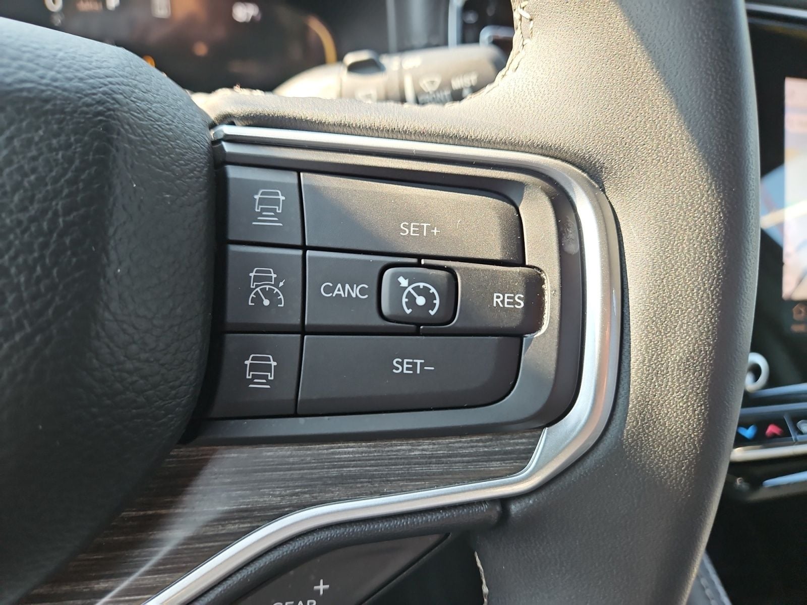 Pre-Owned 2024 Jeep Wagoneer L Series II - photo - 25