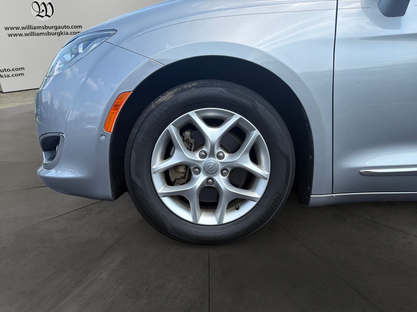 Pre-Owned 2019 Chrysler Pacifica Touring L Plus - photo - 13