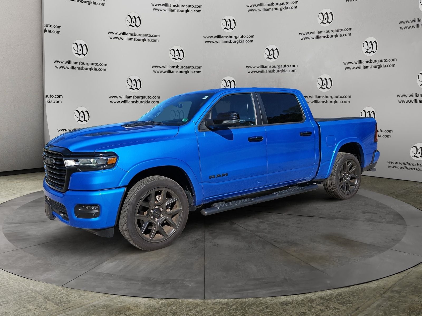 Pre-Owned 2025 Ram 1500 Laramie - photo - 0