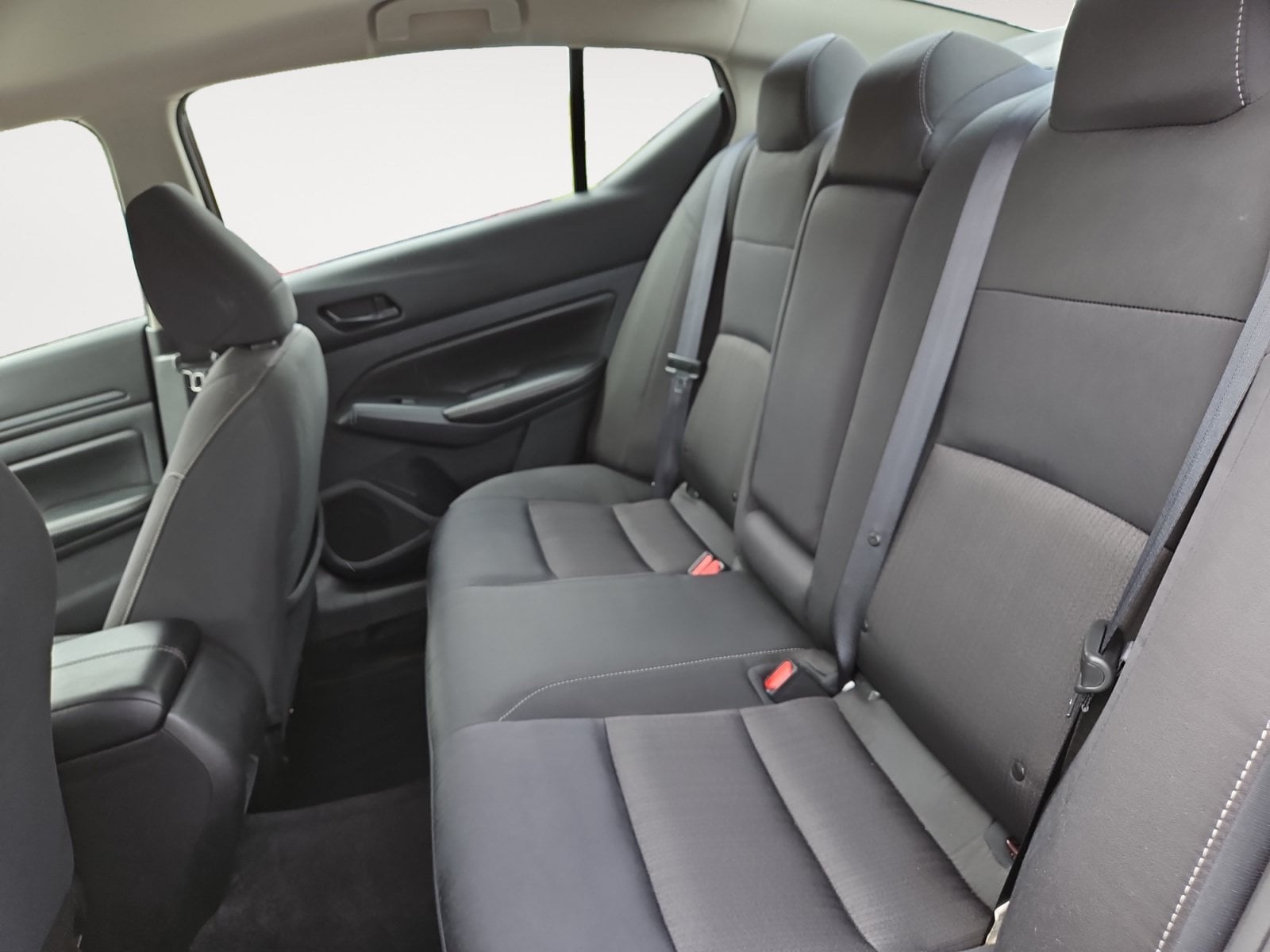 Pre-Owned 2025 Nissan Altima 2.5 SV - photo - 12